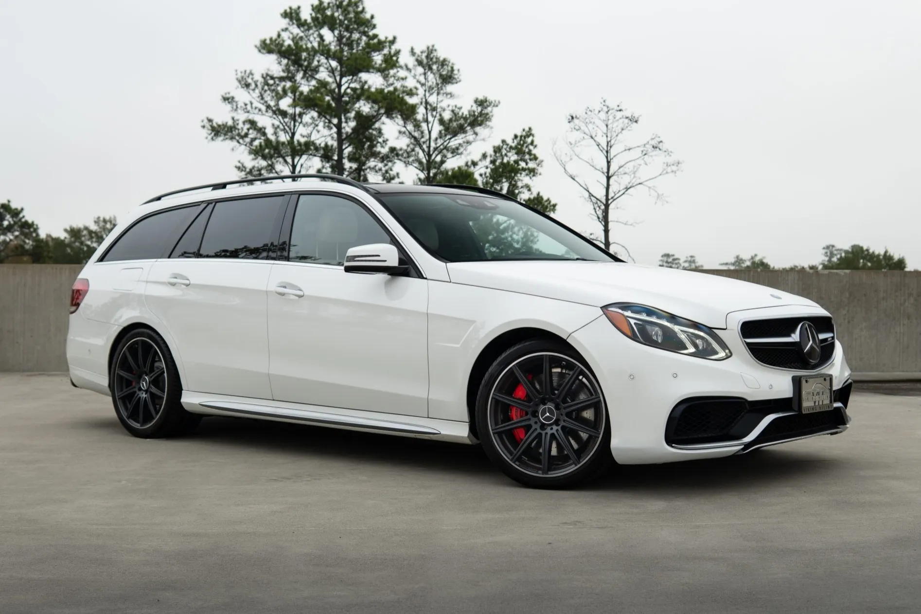 2016_mercedes-amg_e63-s-4matic-wagon_2016_mercedes-benz