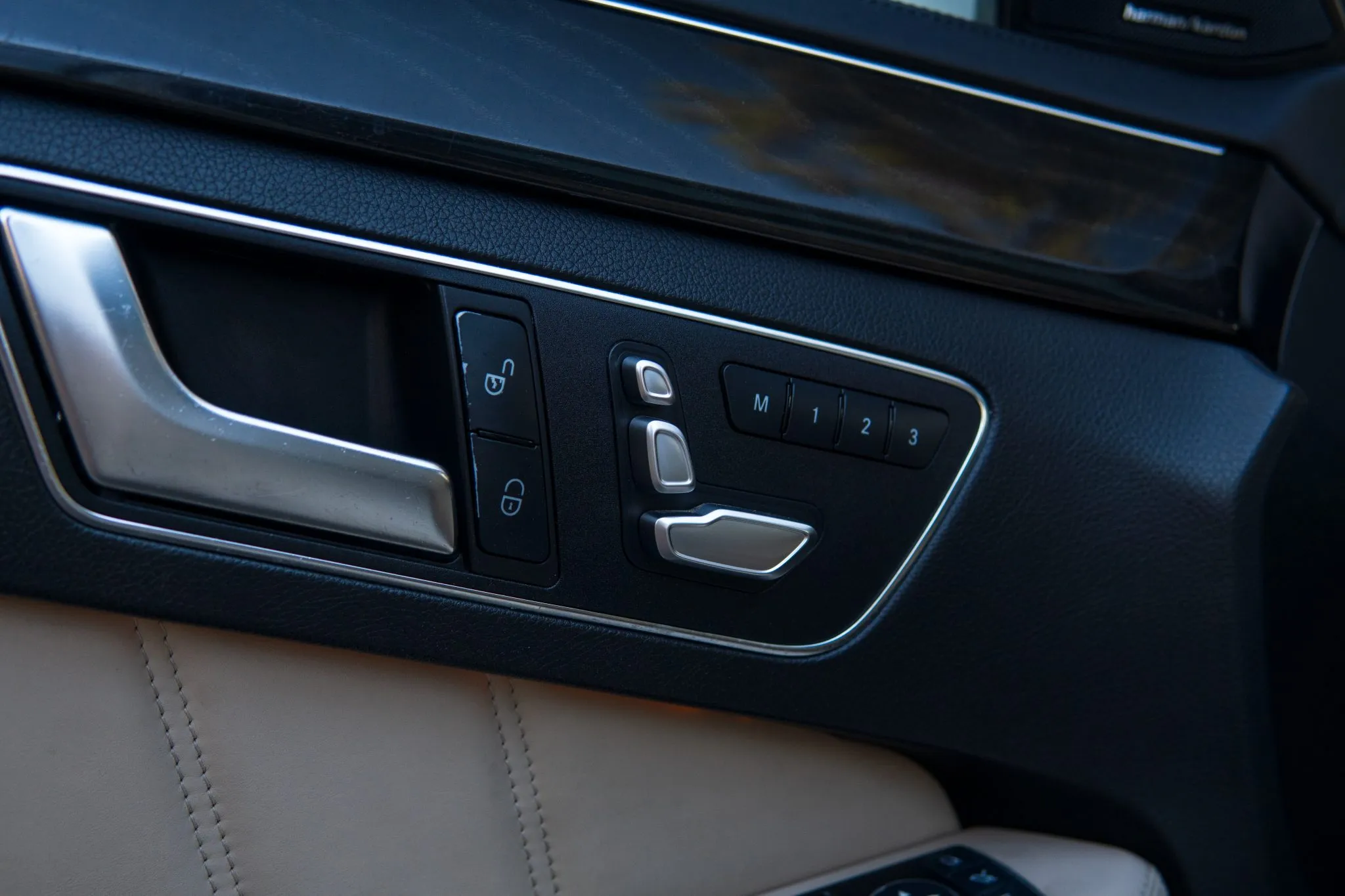 2016_mercedes-benz_e63-s-amg-wagon_VH_2634-61201-scaled-cd4eL6