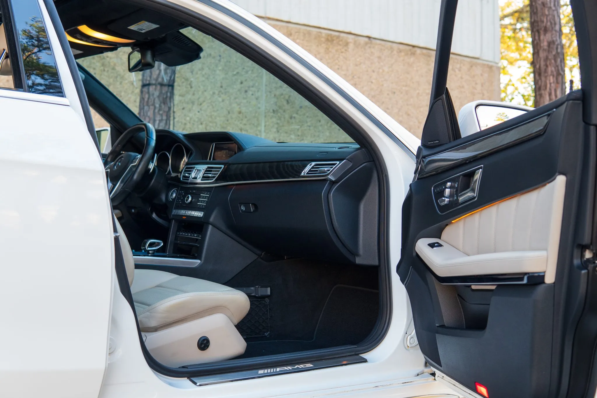 2016_mercedes-benz_e63-s-amg-wagon_VH_2672-61346-scaled-a25yOU