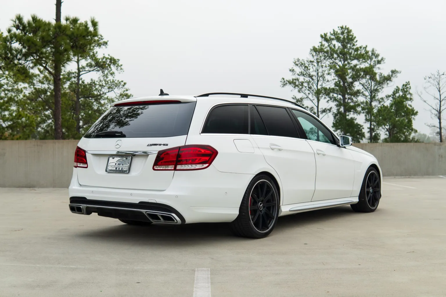 2016_mercedes-benz_e63-s-amg-wagon_VH_2803-60691-scaled-MktkHH