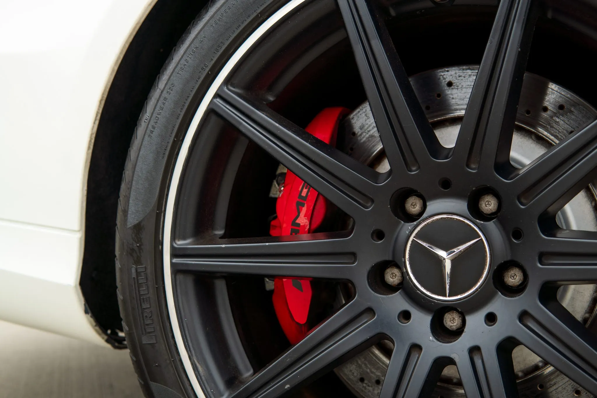 2016_mercedes-benz_e63-s-amg-wagon_VH_2861-60914-scaled-oJbX11